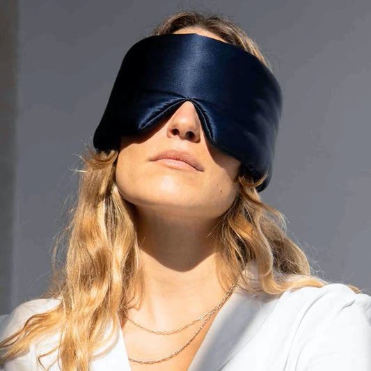 Silk eye mask with ear protection for noise reduction, black